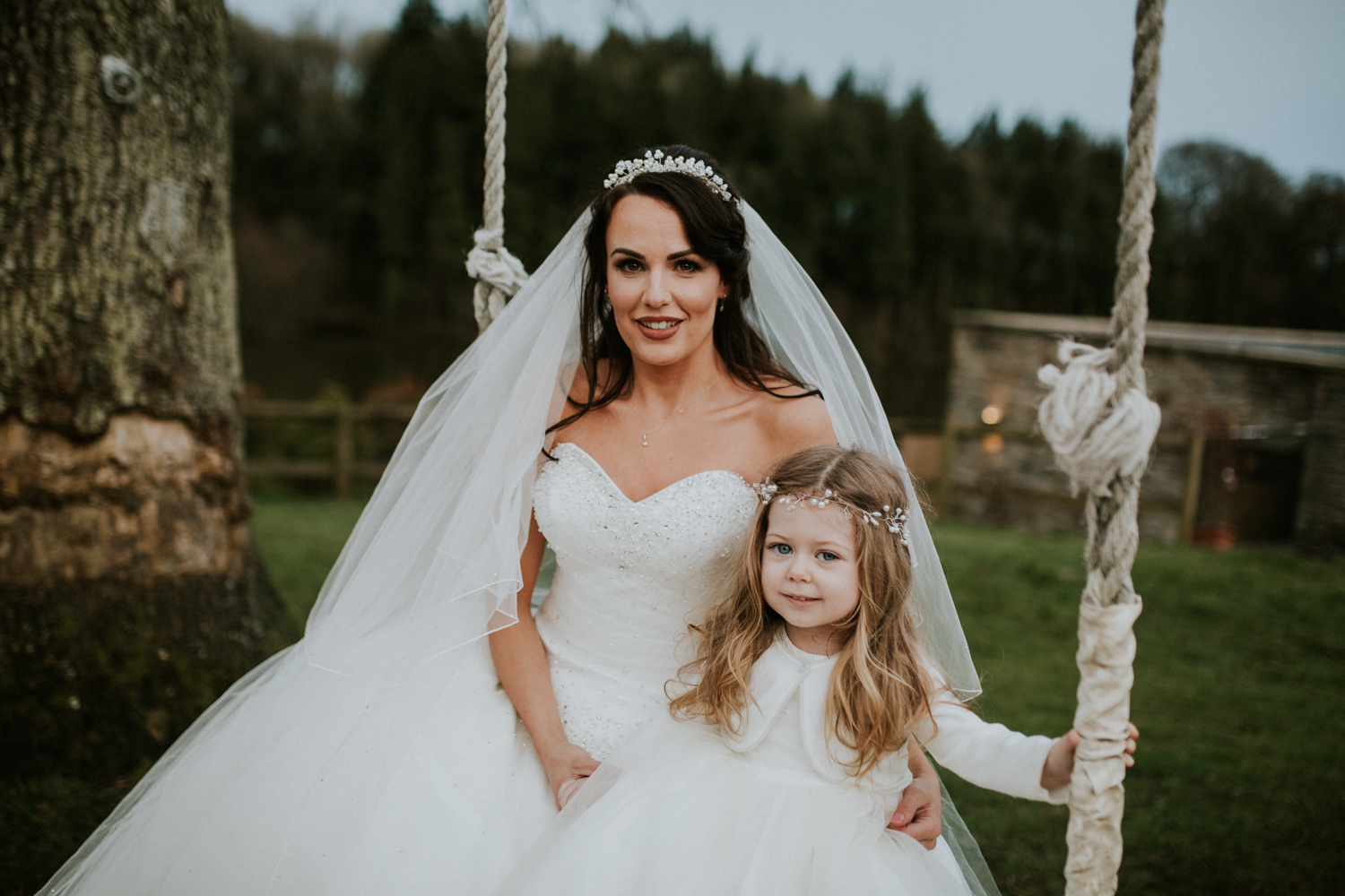 bride and flower girl