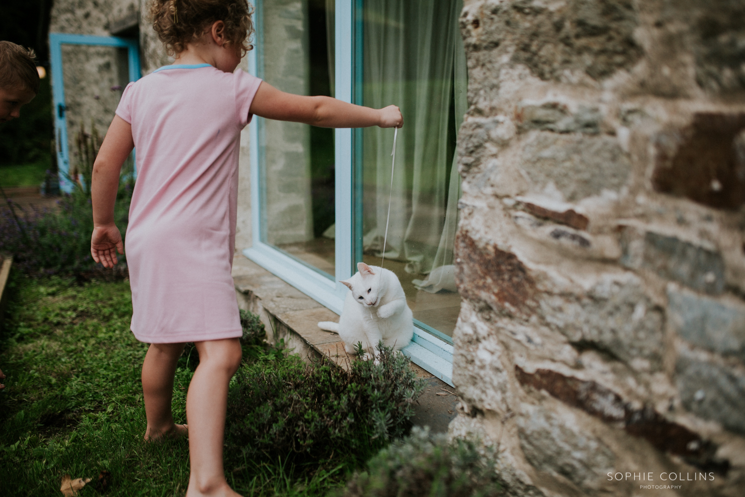 girl and cat