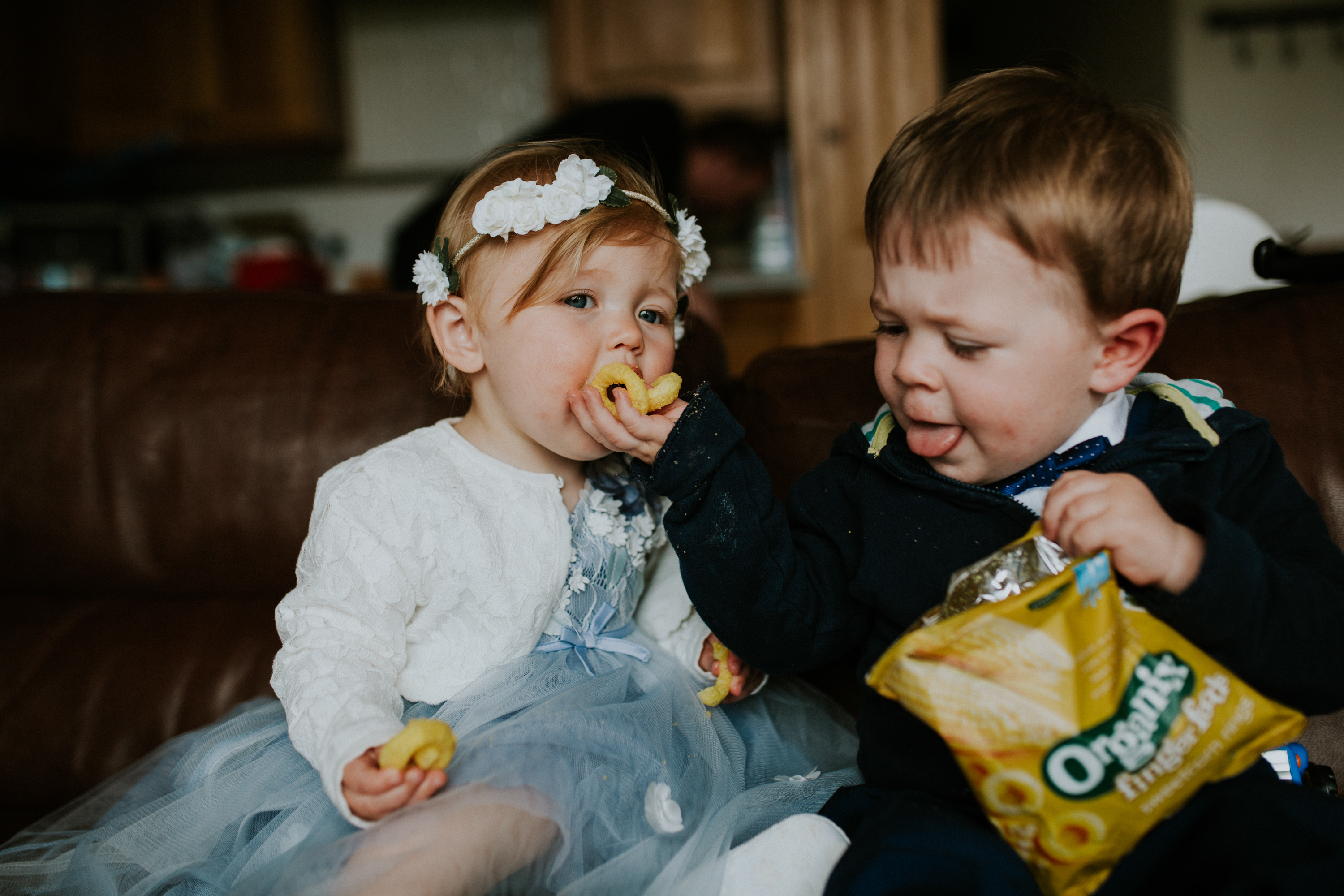 kids eating crisps