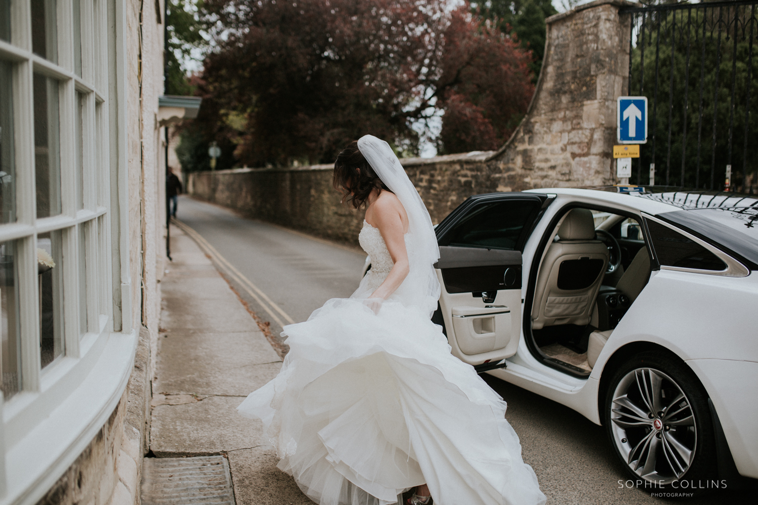 bride getting out the car 