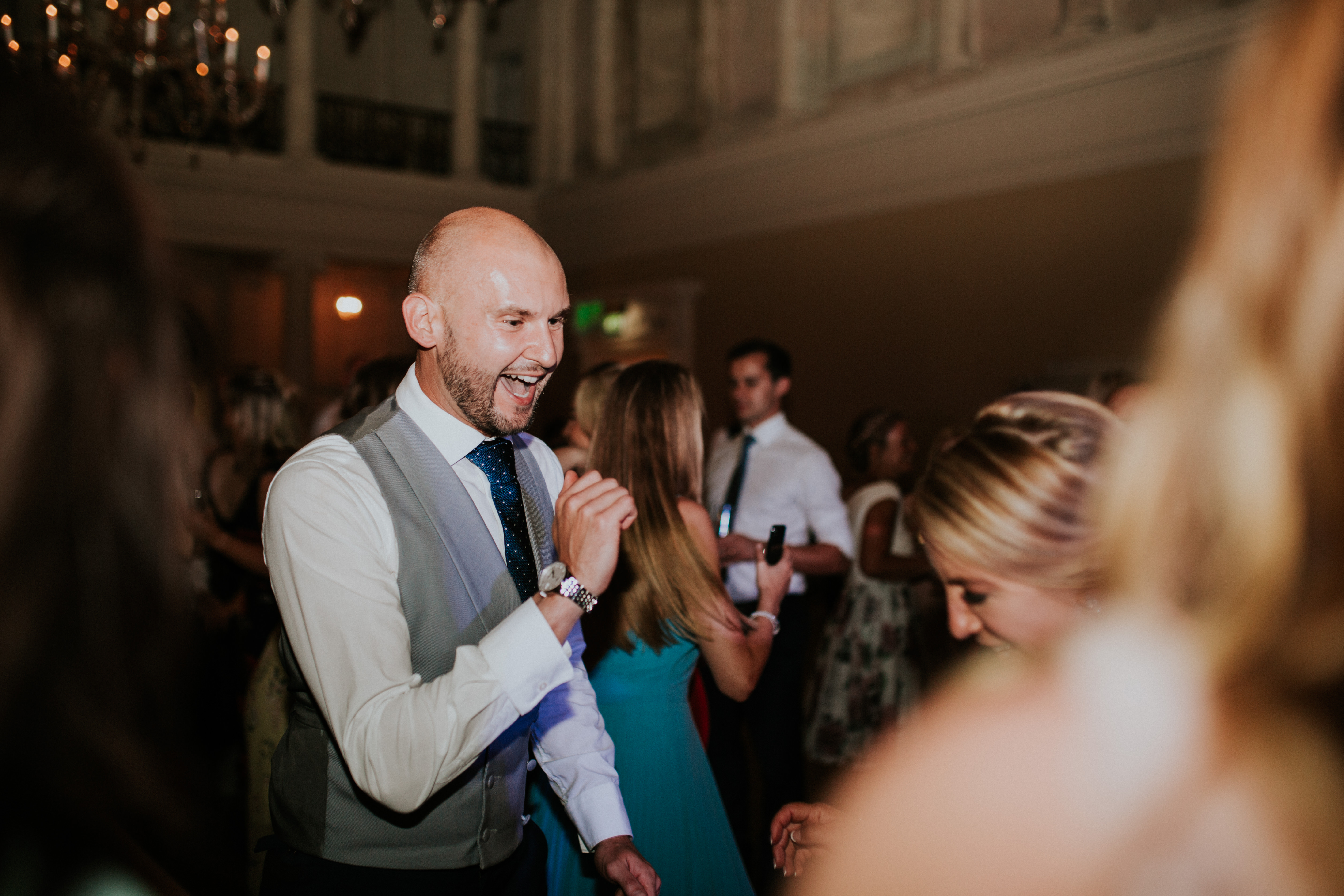 groom dancing 