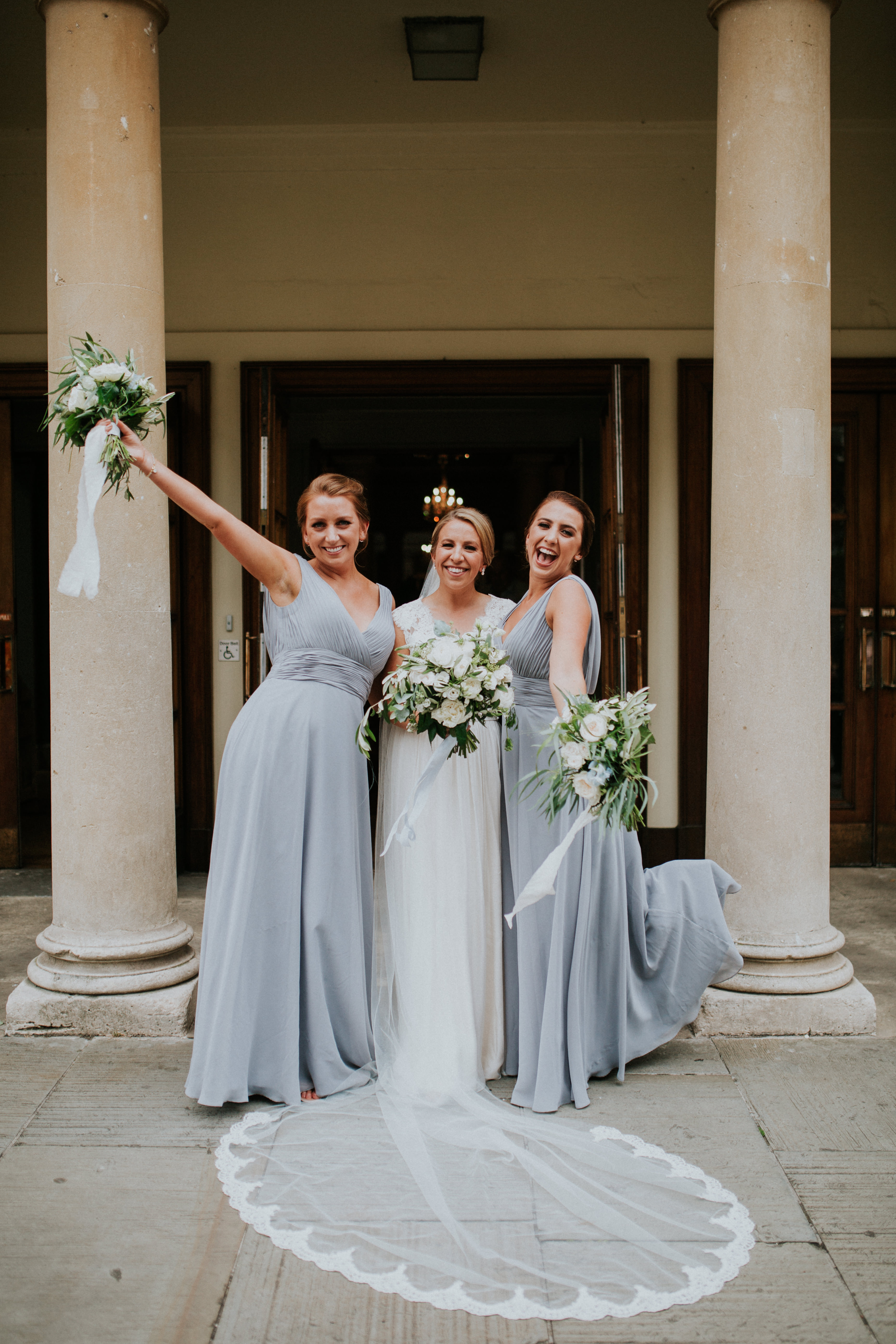 bride and bridesmaids 