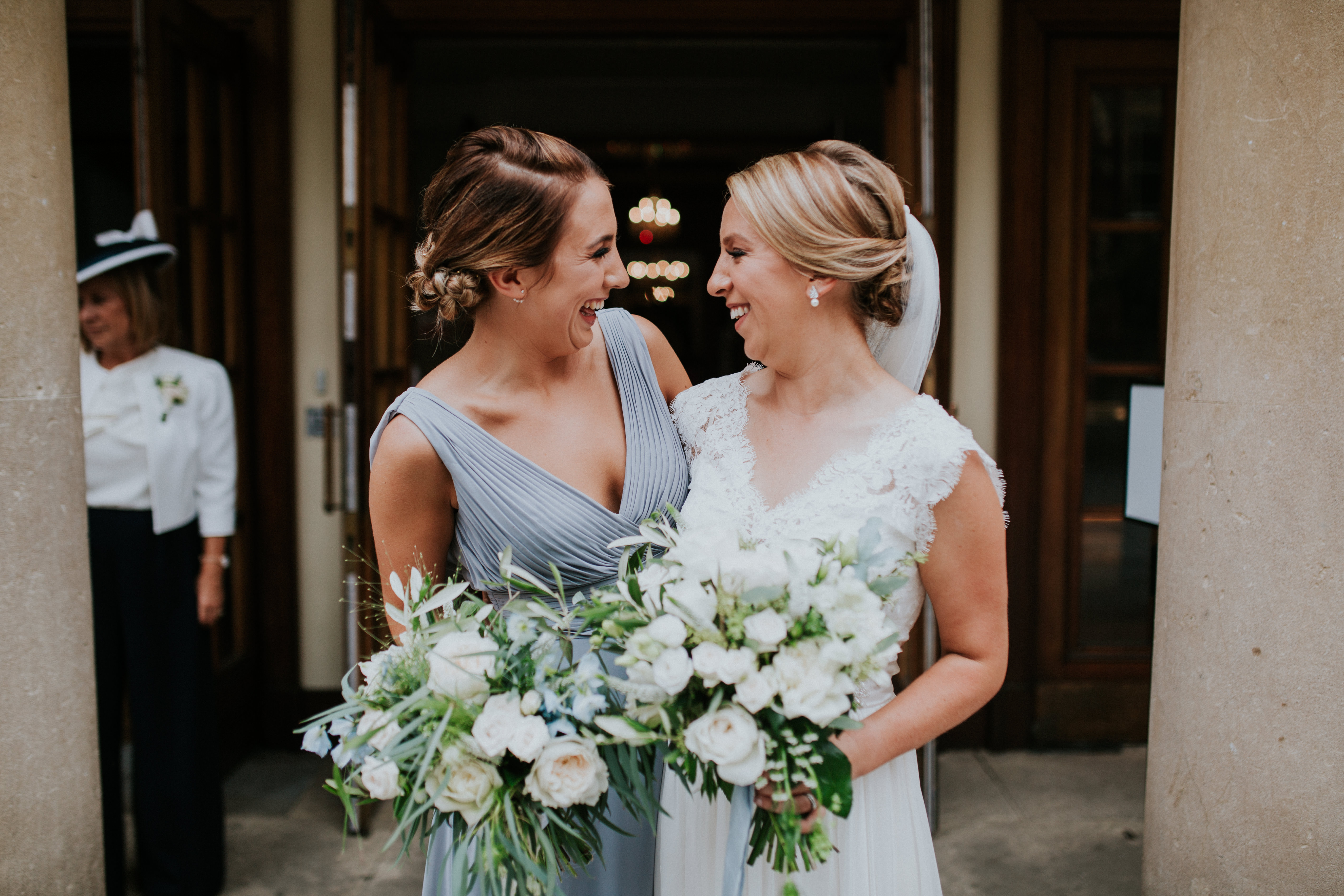 bride and sister 