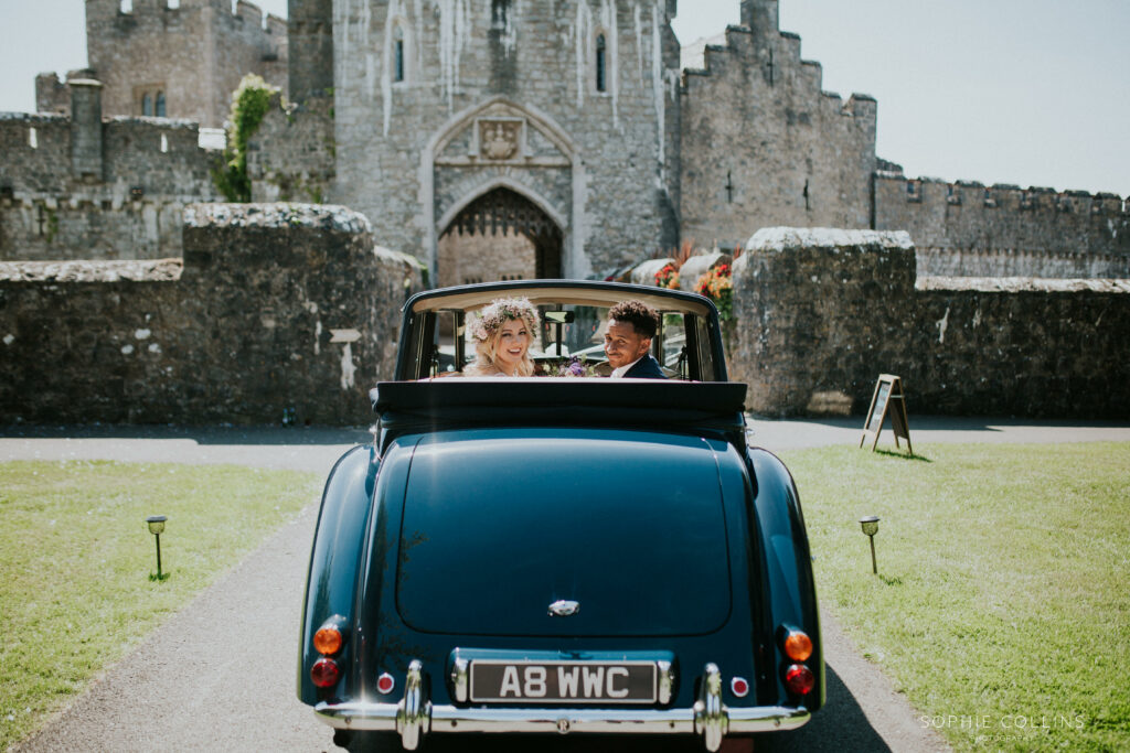 bride and groom in the car 