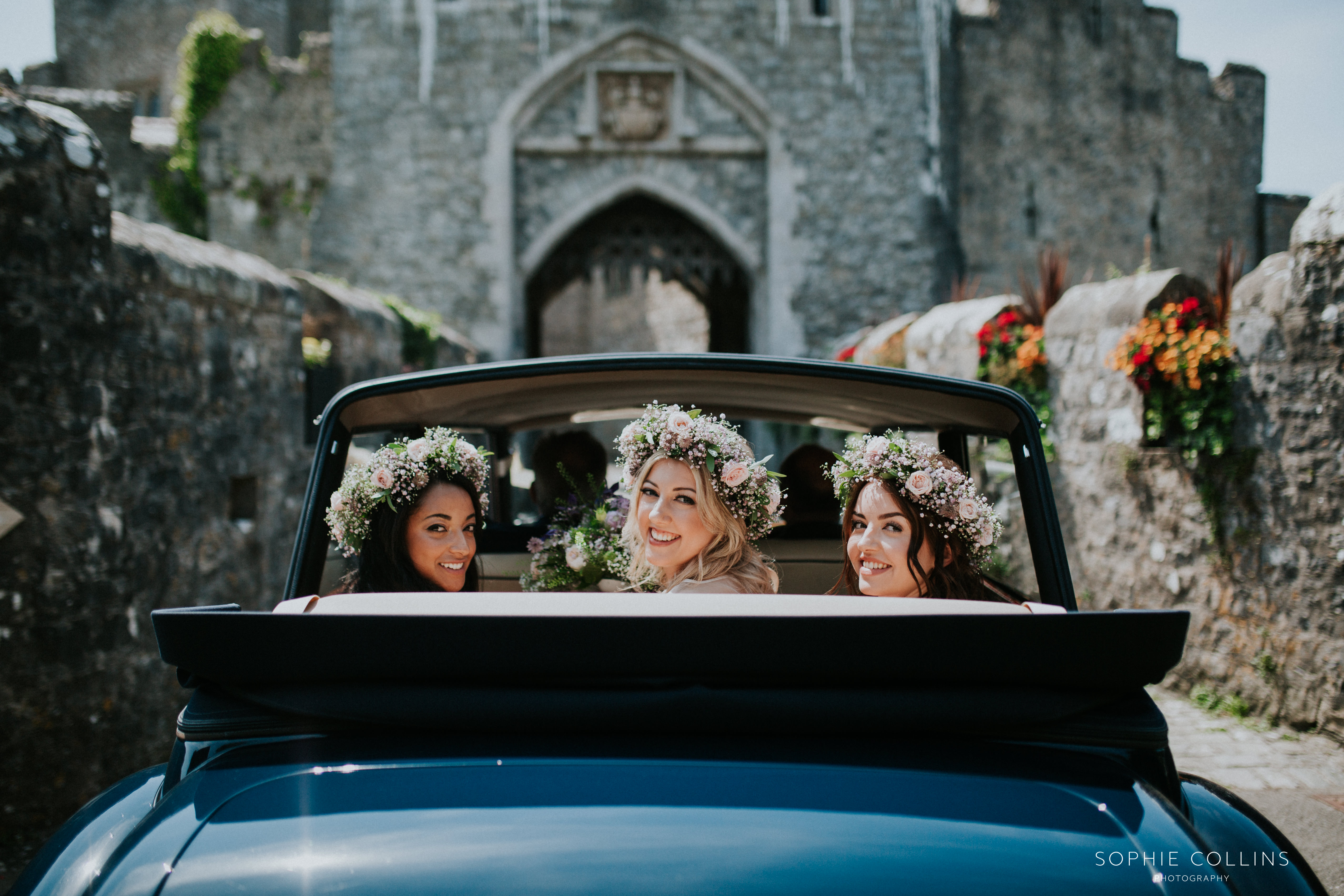 bridesmaids in the car 