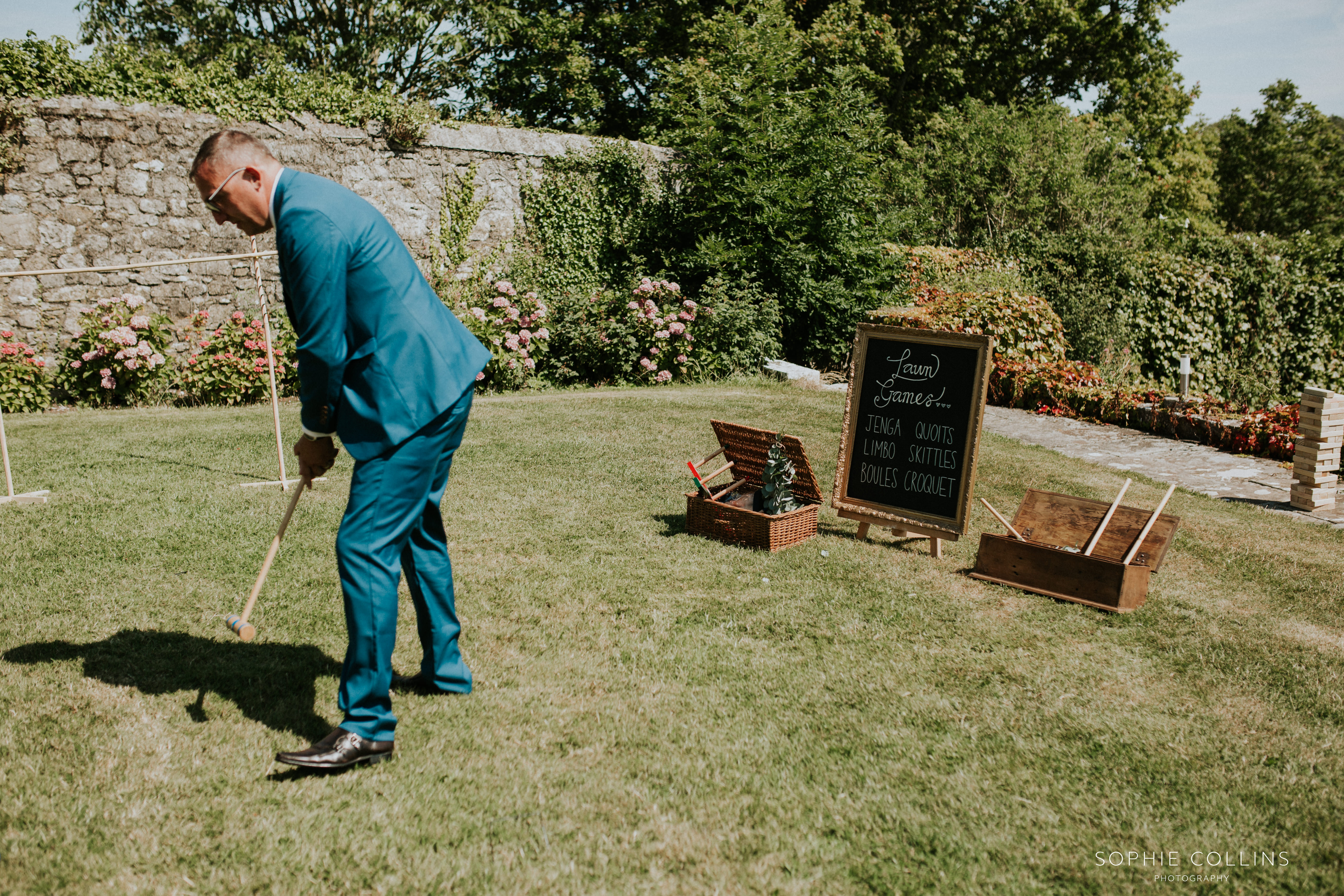 guest playing lawn games 