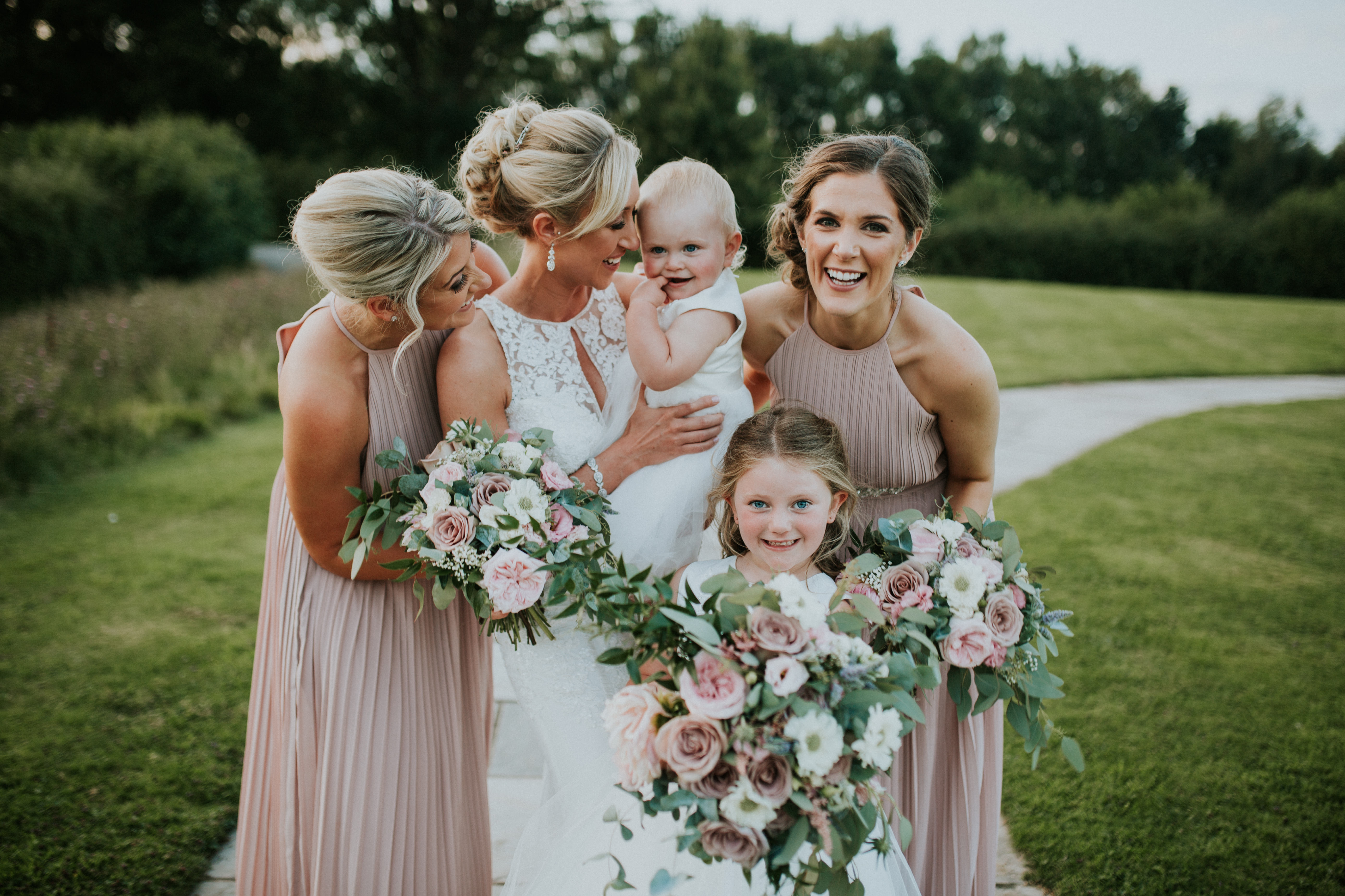 bride and bridesmaids 