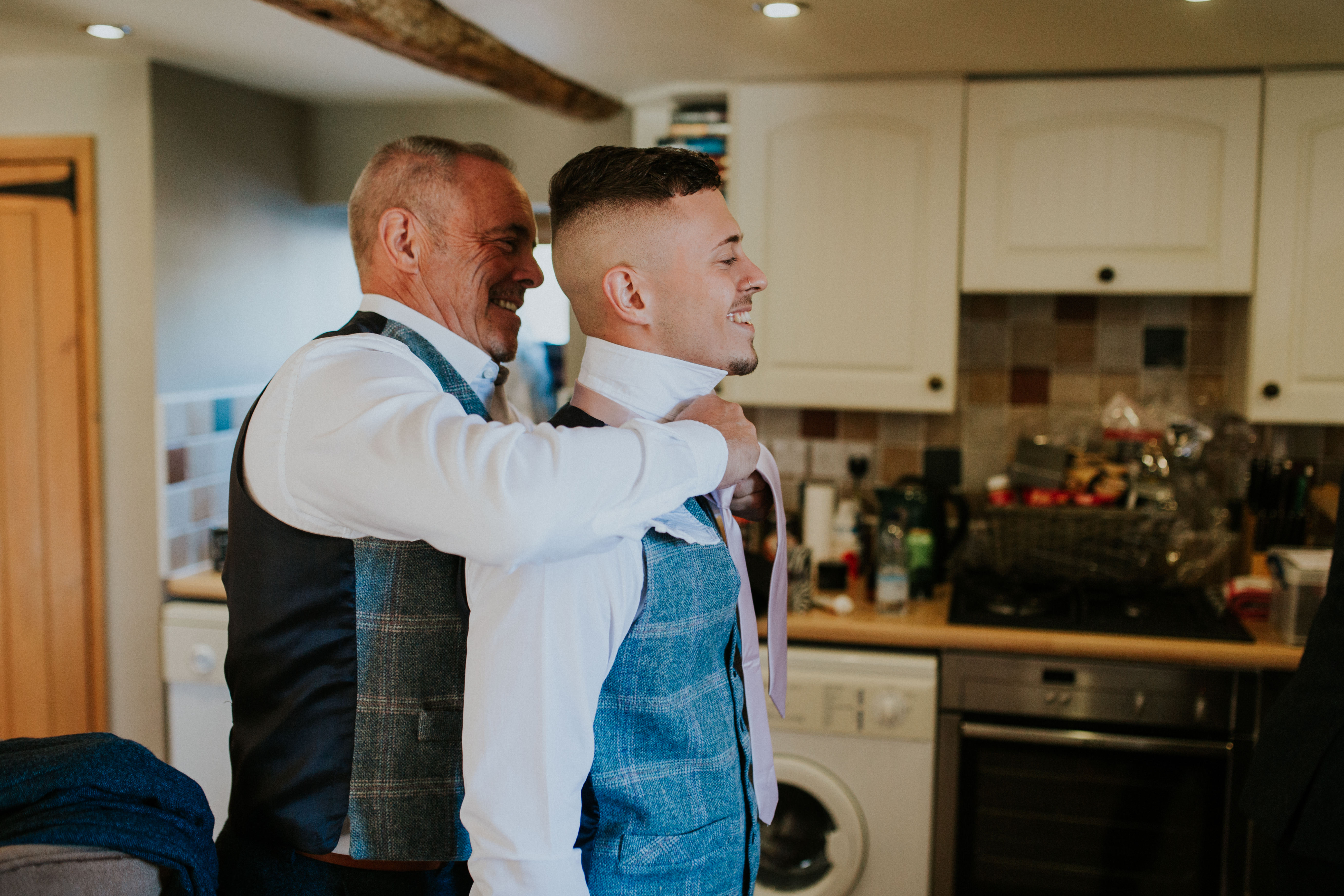 groomsmen getting ready 