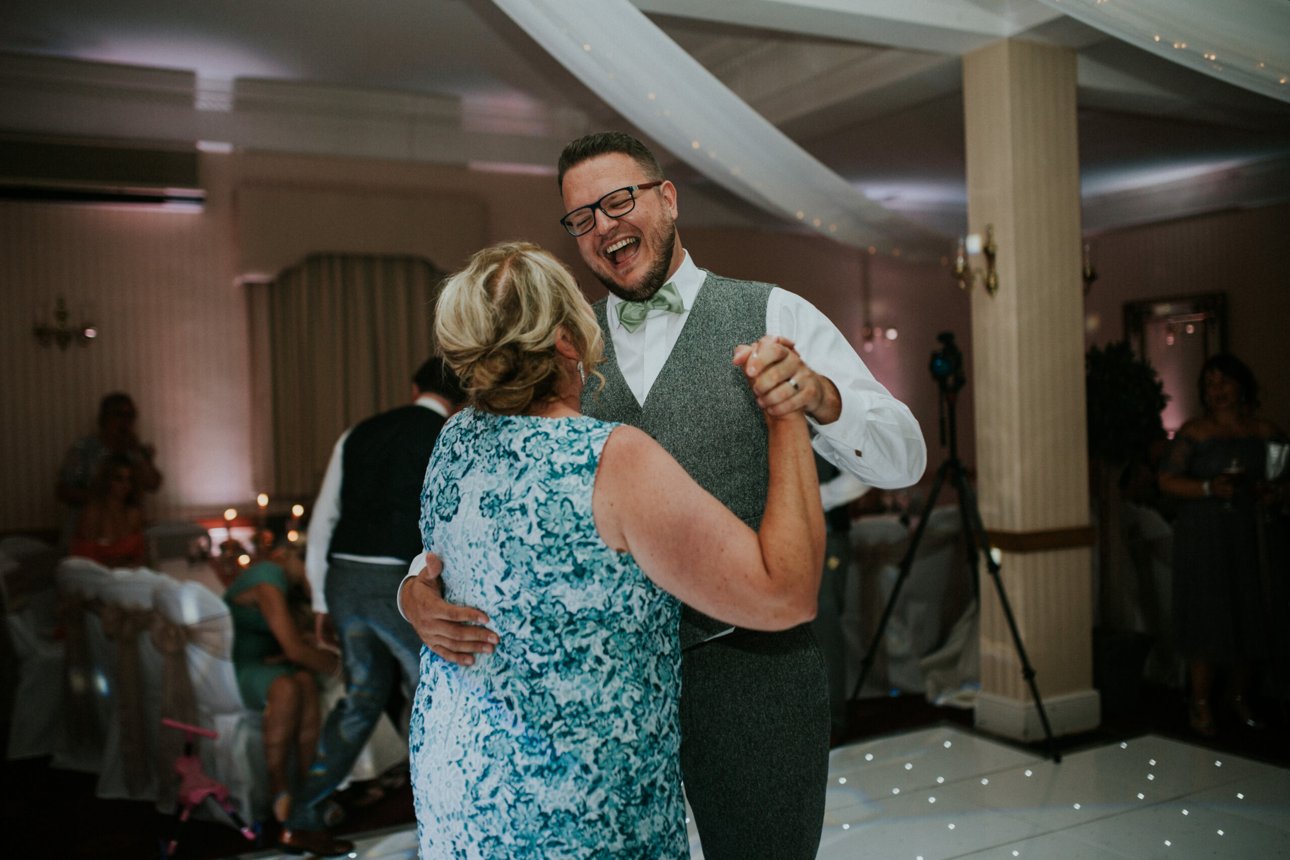 groom and mother of the groom 