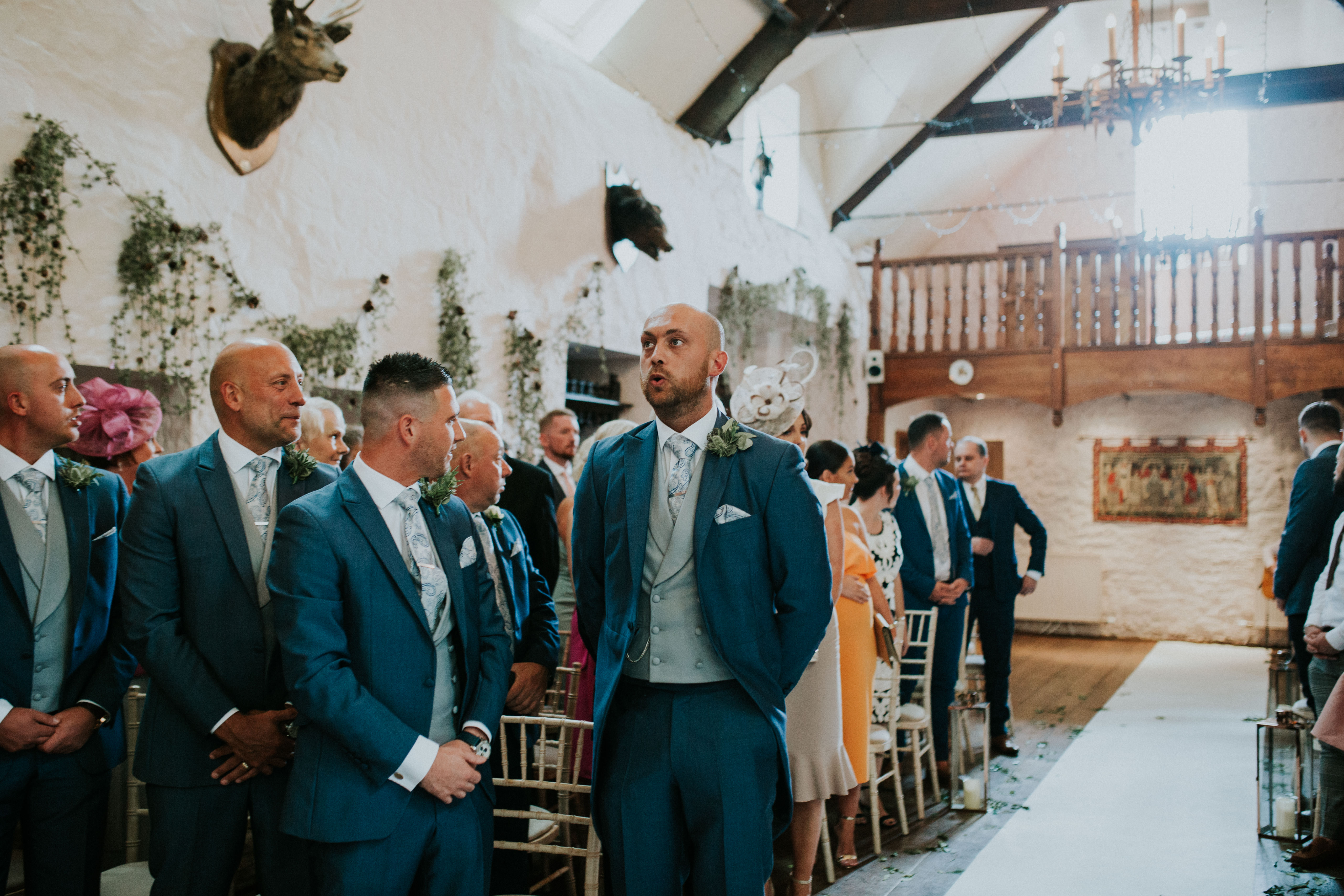 groom waiting 