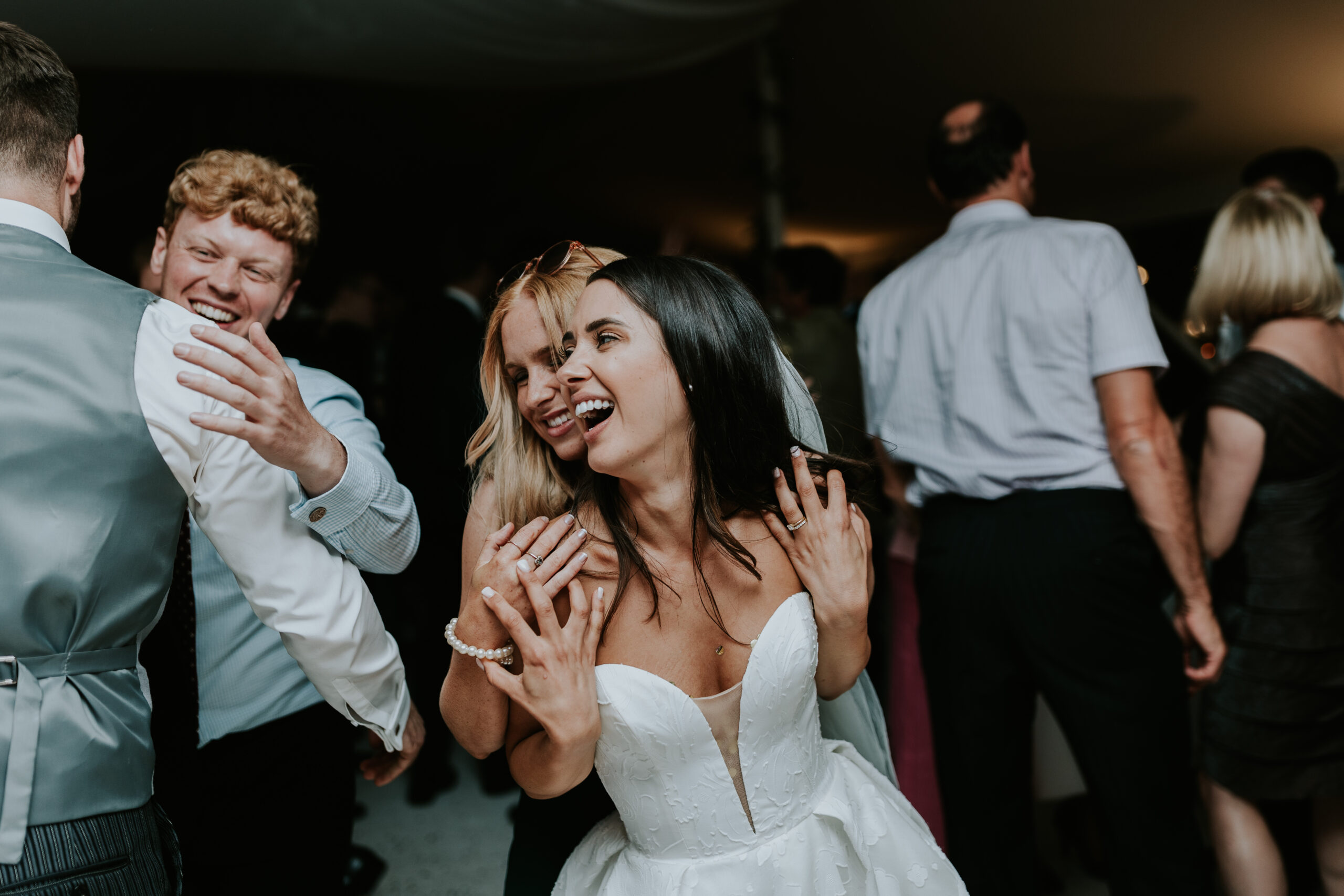 guests Dancing