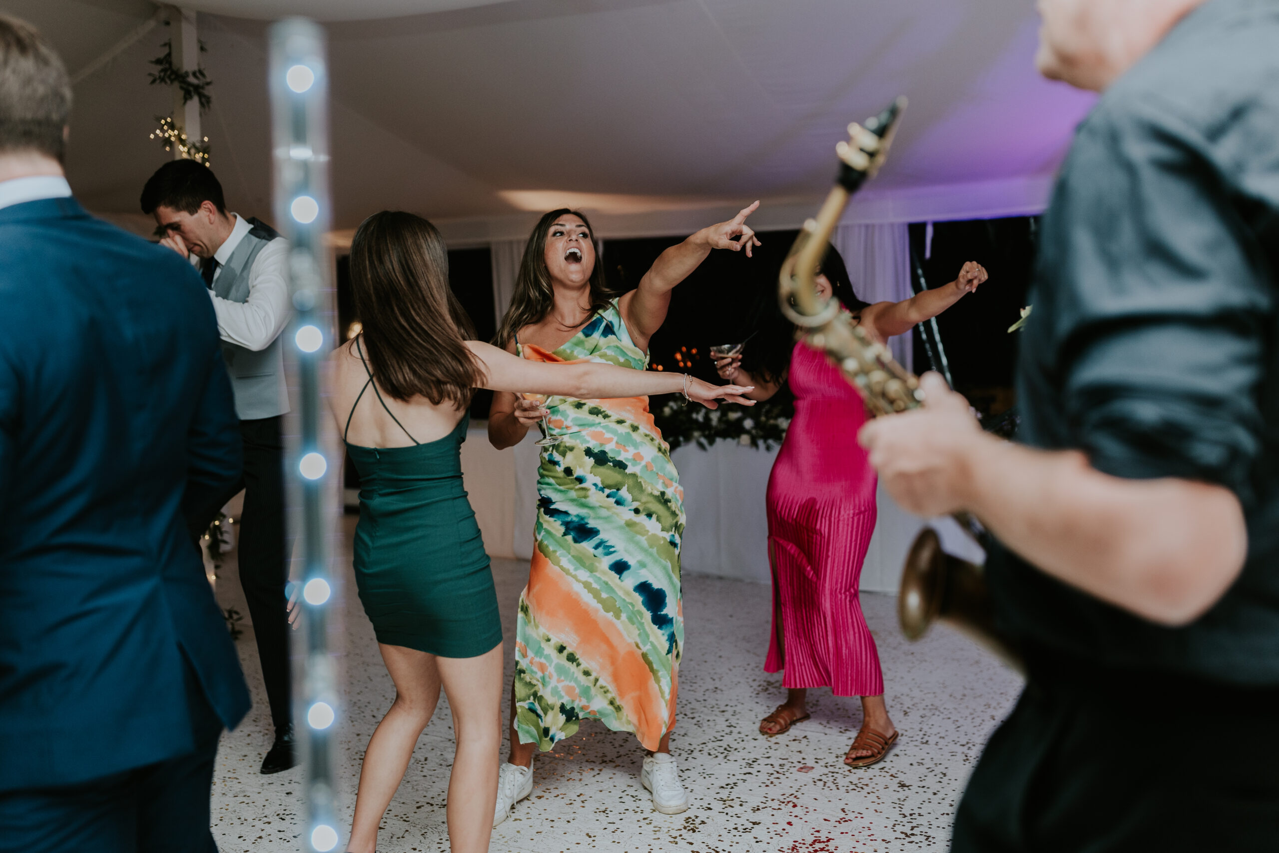 guests Dancing